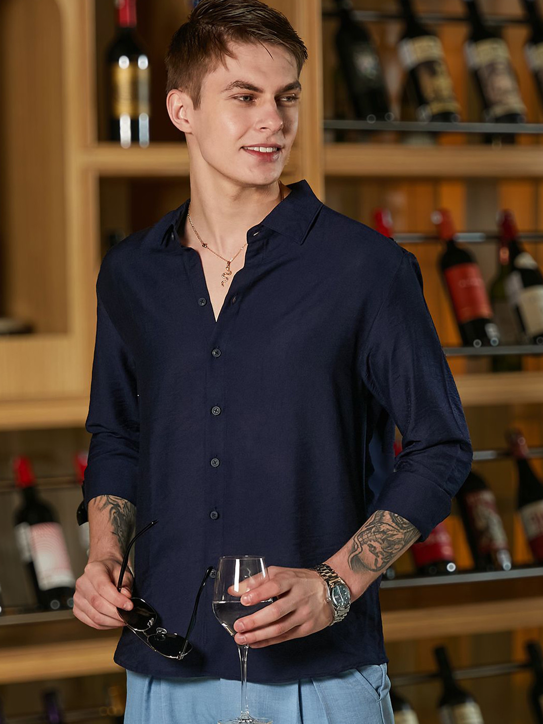 CAHOOT Men Comfort Fit Spread Collar Solid Casual Shirt