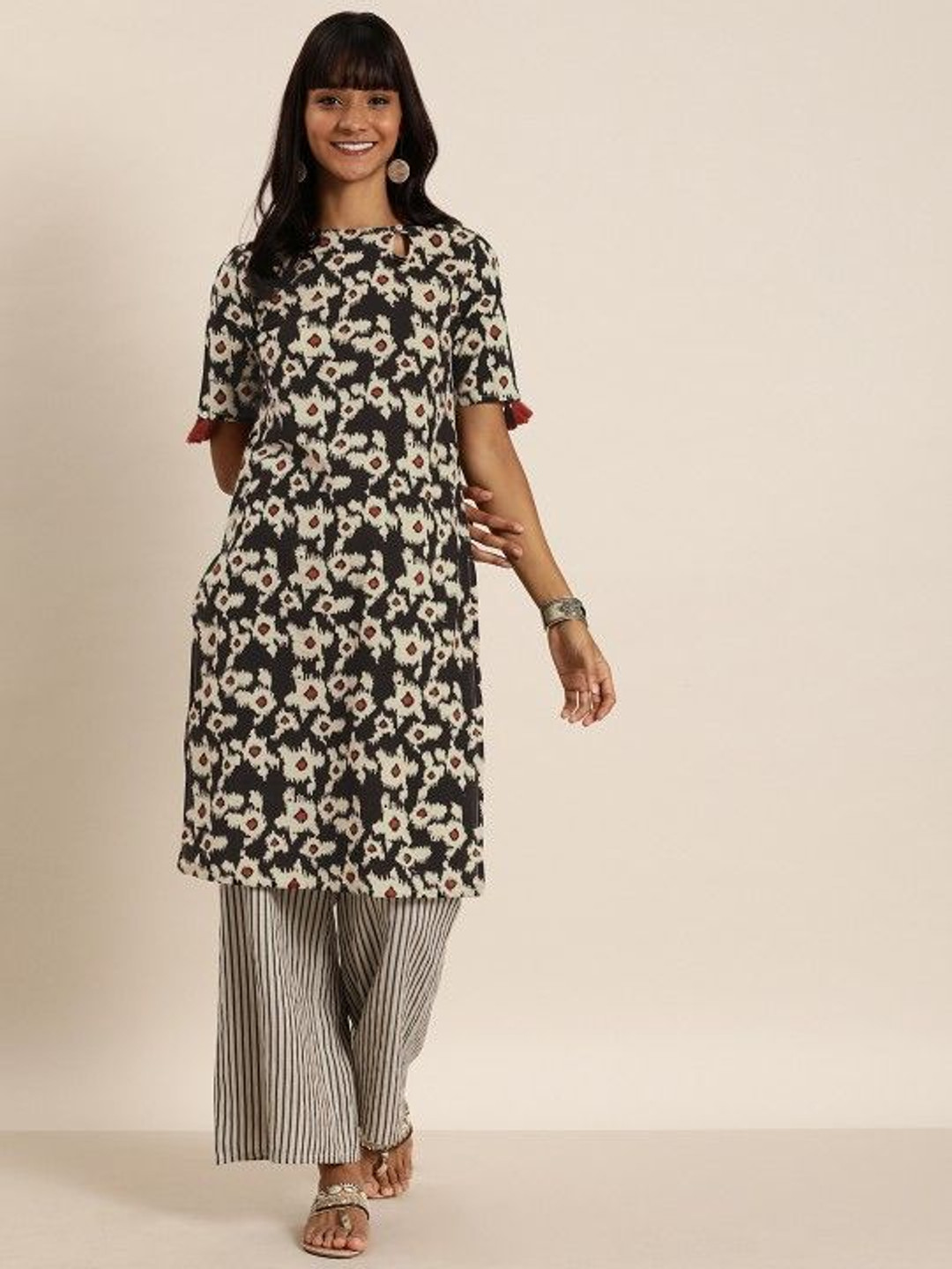 Sa Rasa Abstract Printed Keyhole Neck Cotton Straight Kurta