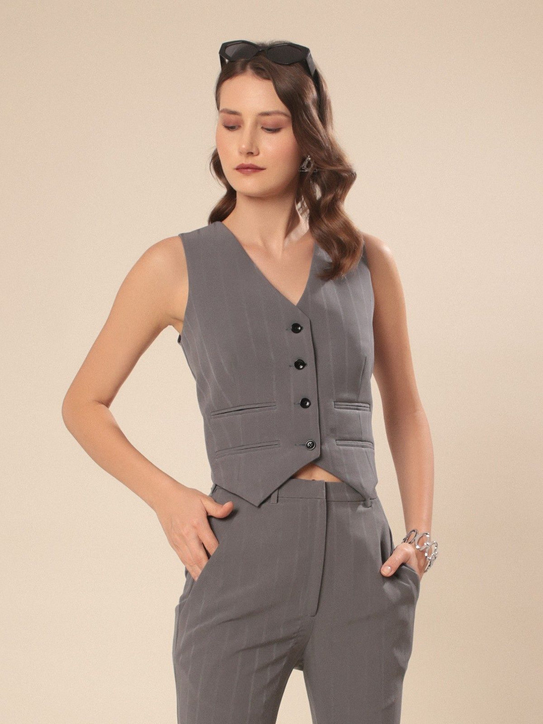 VOLCAPE Striped V-Neck Wasicoat