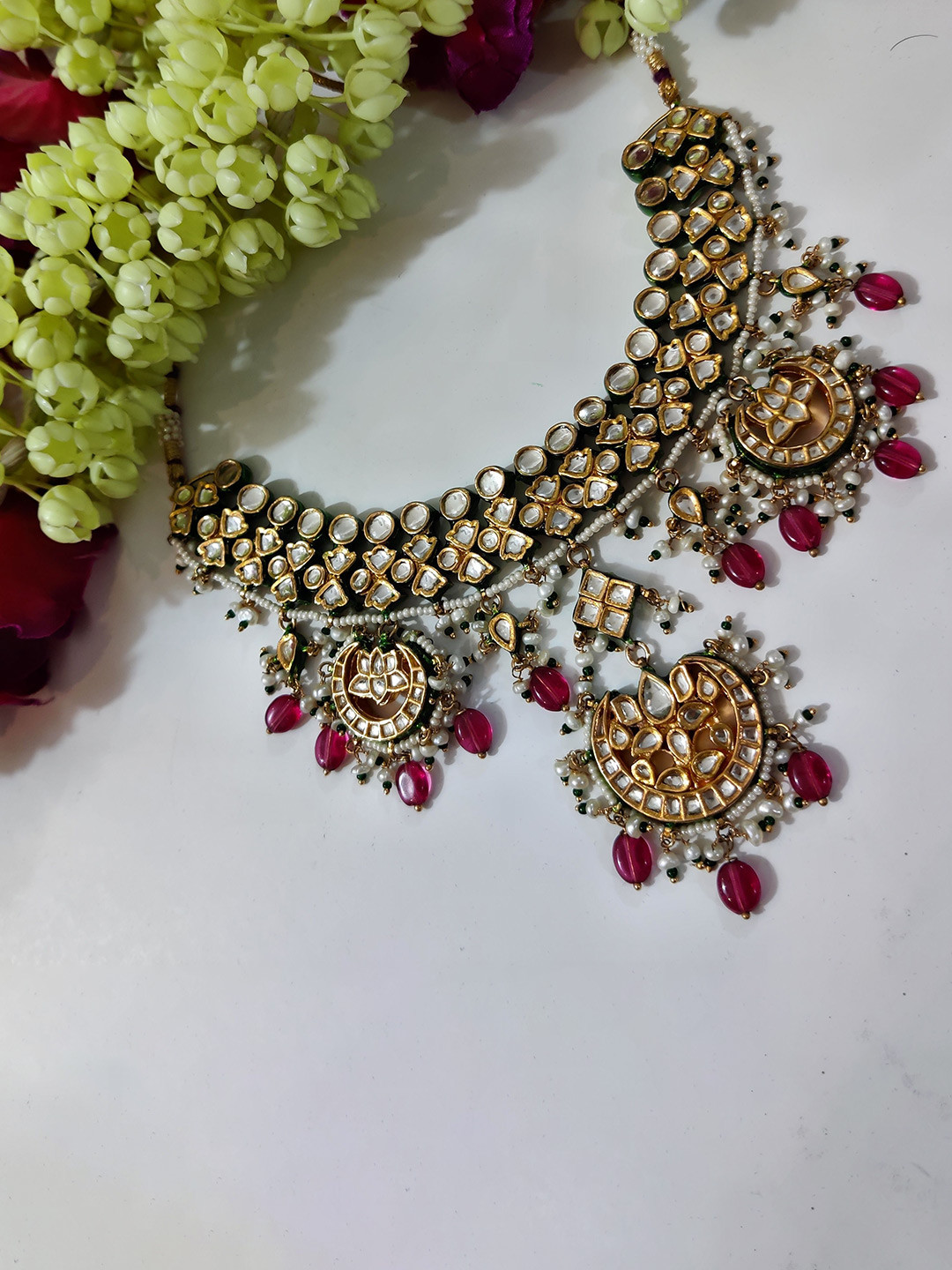 STYLE DECO Gold-Plated Kundan Stone Studded & Fresh Water Pearls Beaded Necklace