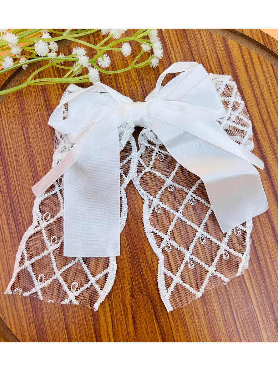 Radhya Accessories Women White Lace Satin Alligator Bow Clip