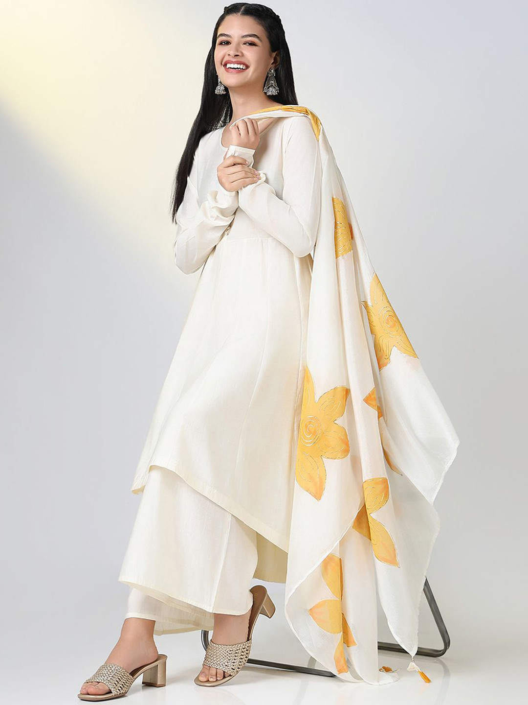 SHOWOFF Empire Rond Neck A-Line Kurta With Palazzos And Dupatta