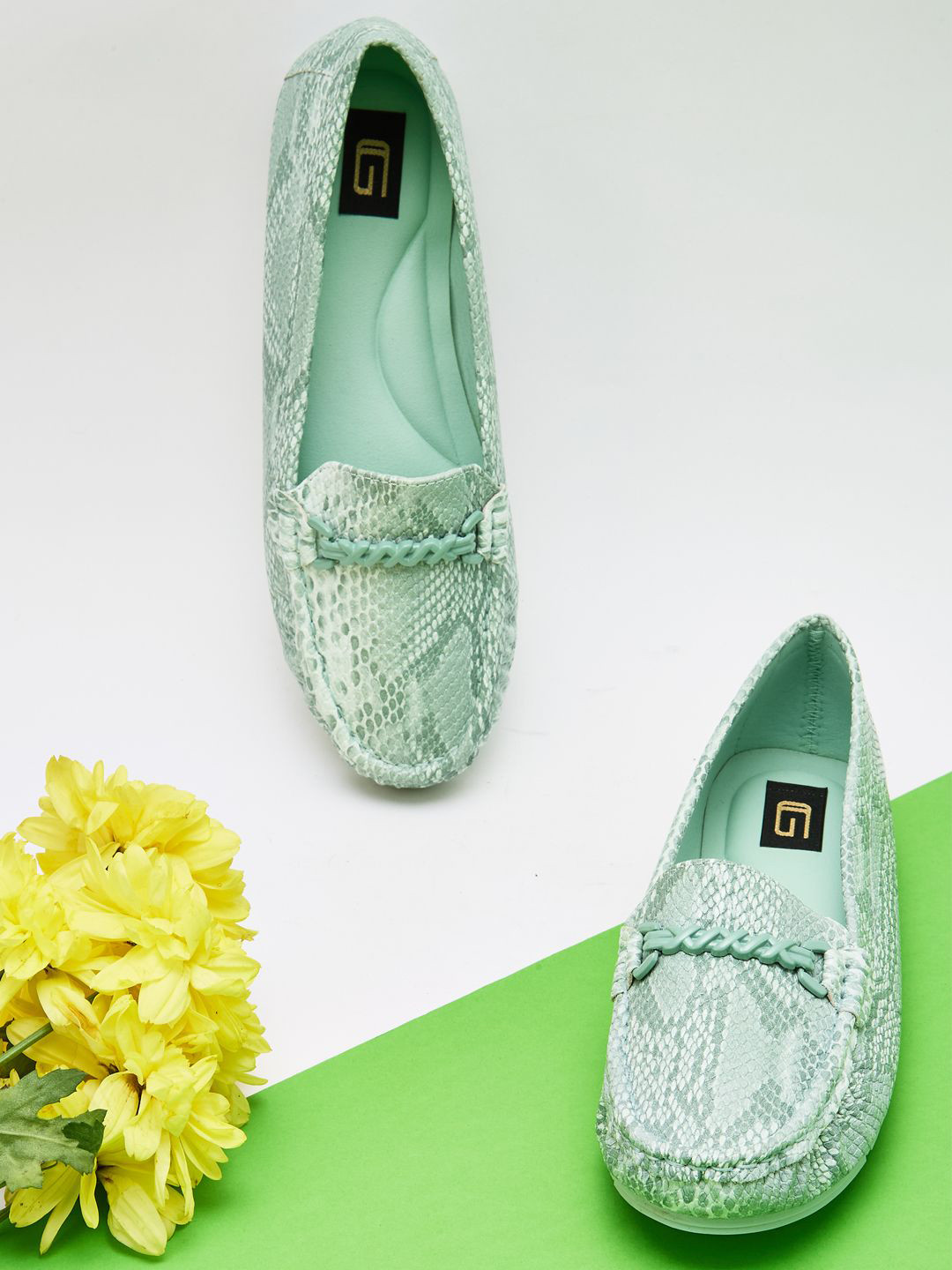 Sole To Soul Women Lightweight Textured Loafers