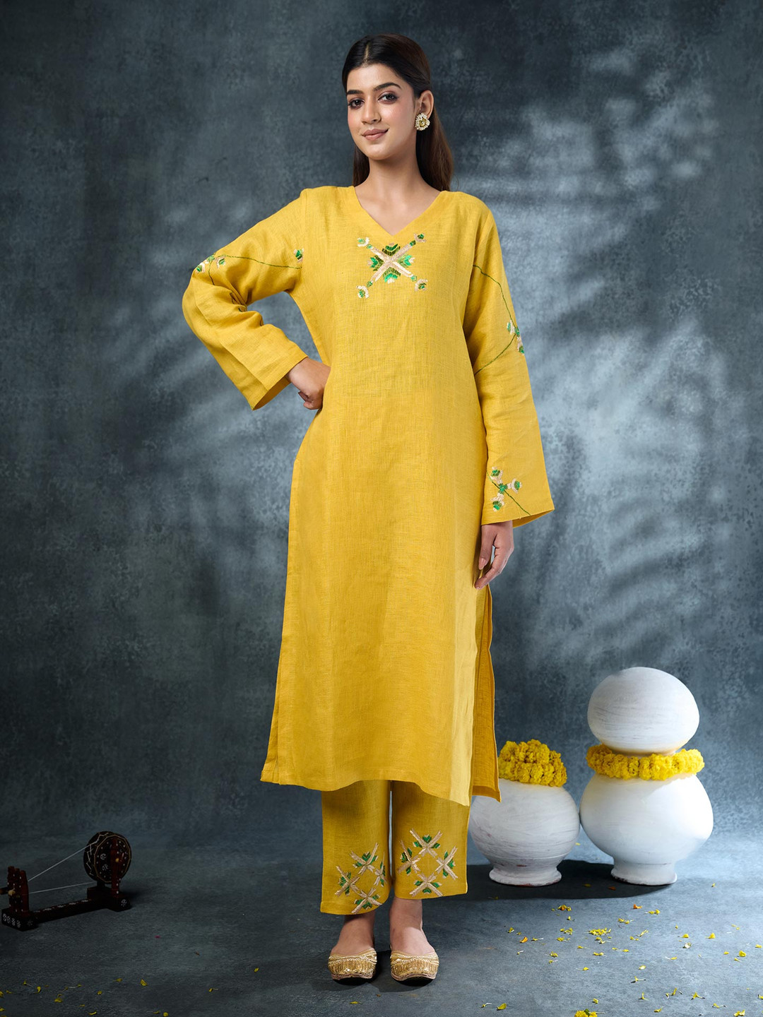 Phulkari Forever Geometric Embroidered V Neck Pure Linen Kurta With Trouser