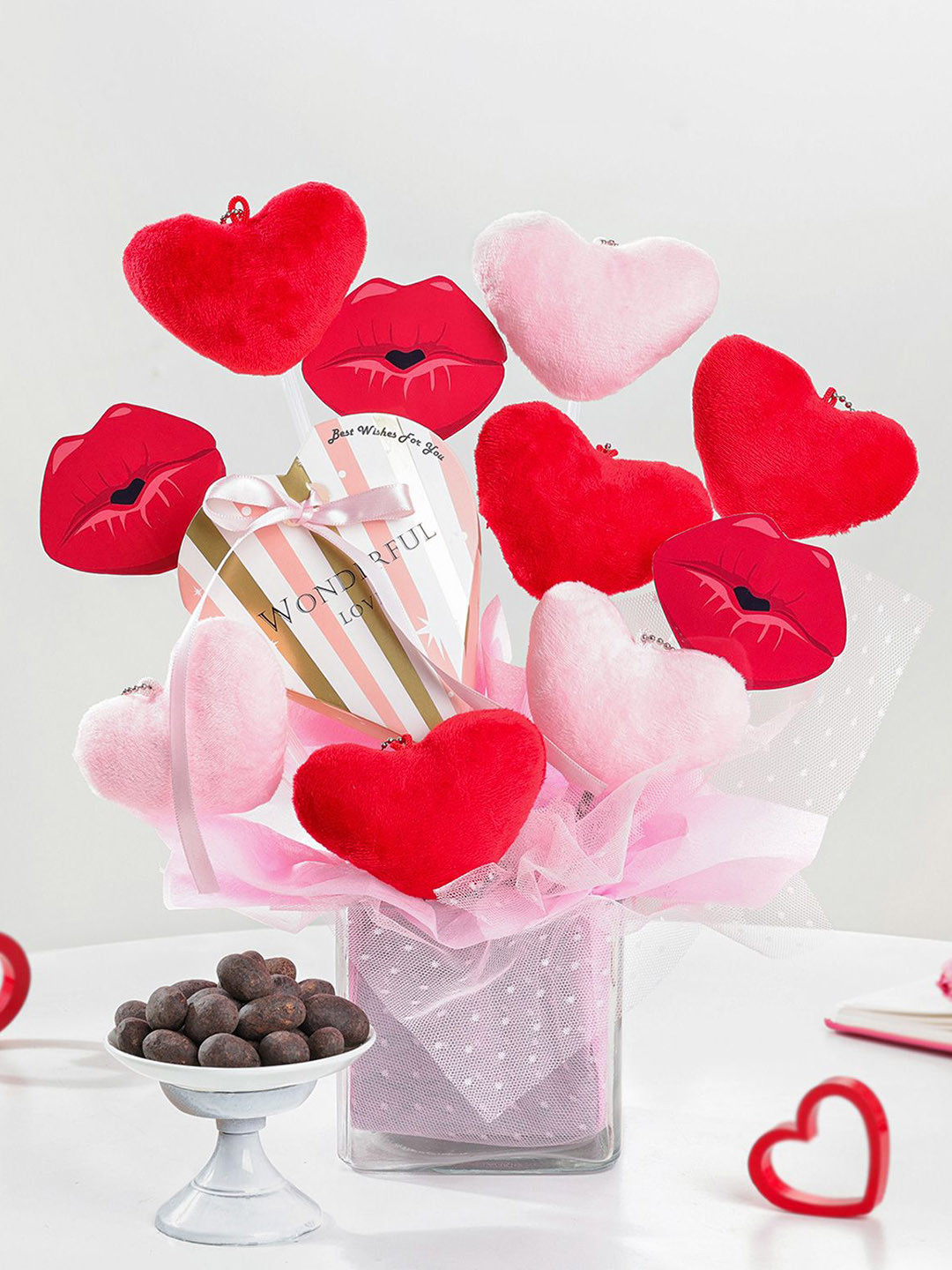 IGP 10Pcs Key Chains & Playful Lips Tags