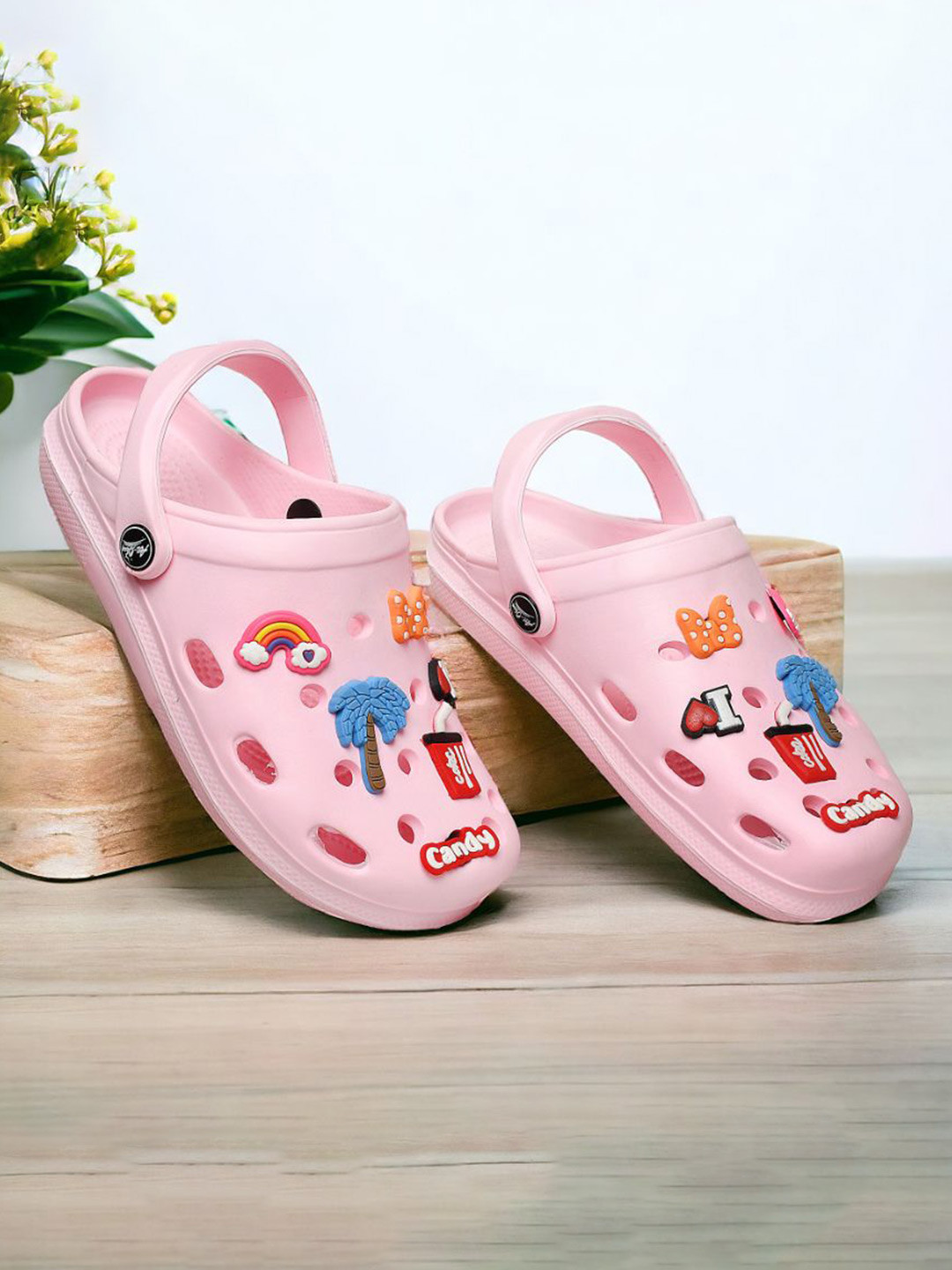 Looper Women Cute Self Design Clogs