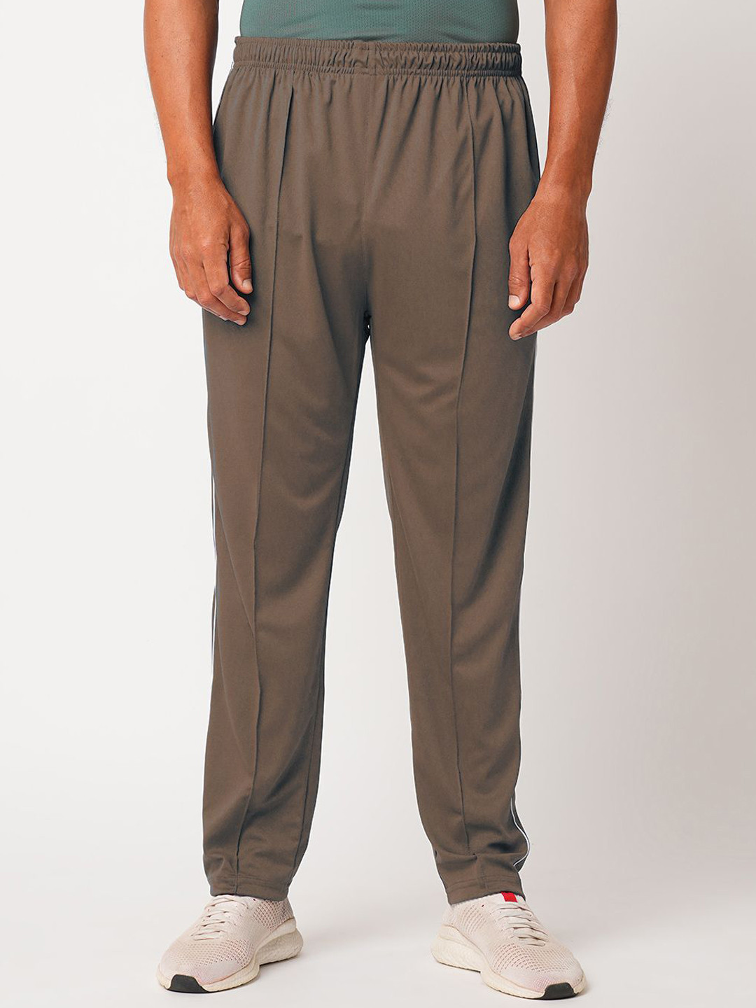 ESTRO Men Slim Fit Mid Rise Track Pants With Zippered Pockets