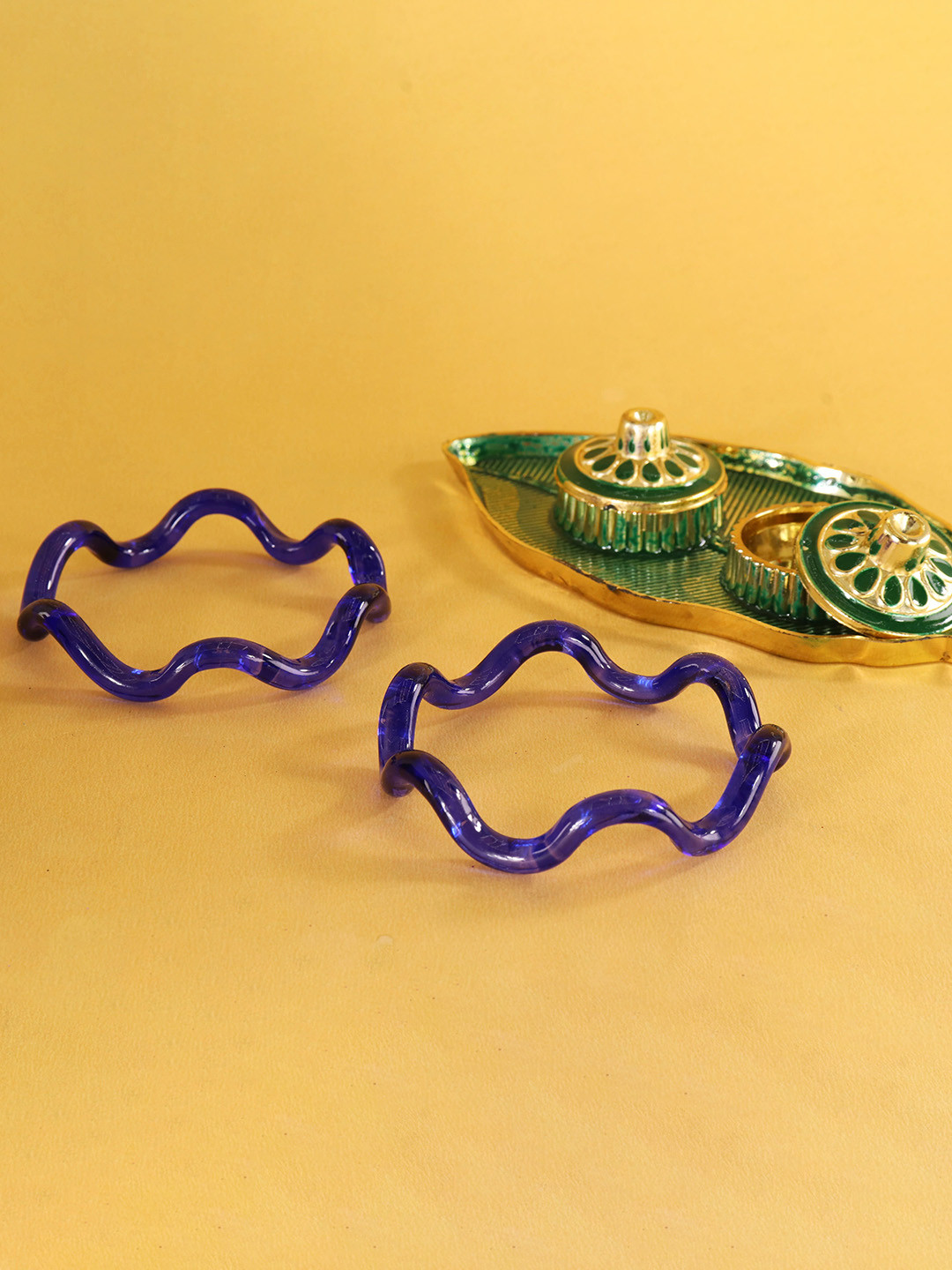 ZULKA Set Of 2 Zig Zag Crystal Glass Bangles