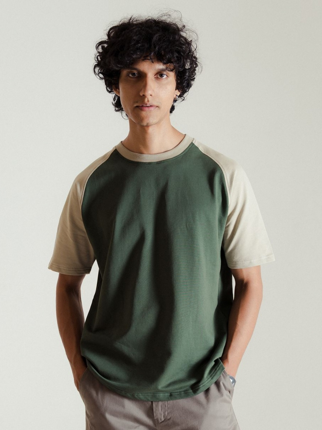 Desi Minimals Men Colourblocked Round Neck Cotton Relaxed Fit T-shirt