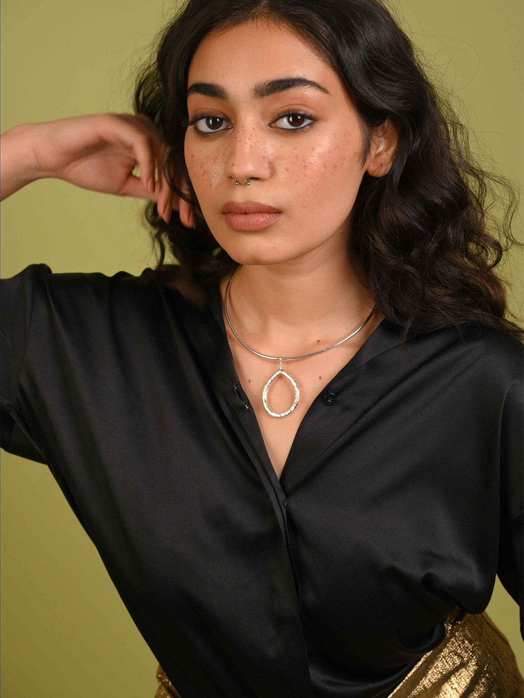 AIMRA'A Rhodium-Plated Teardrop Shaped Minimal Necklace