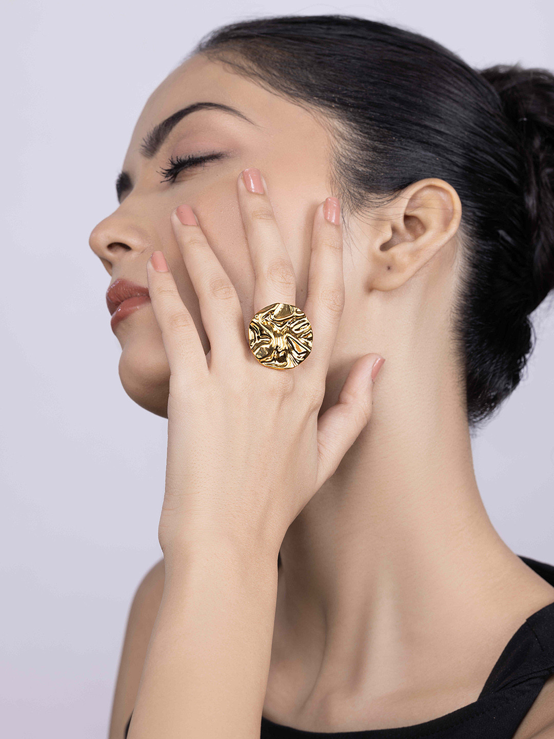 KAORI BY SHREYA AGARWAL Gold Plated Hammered Textured Finger Ring