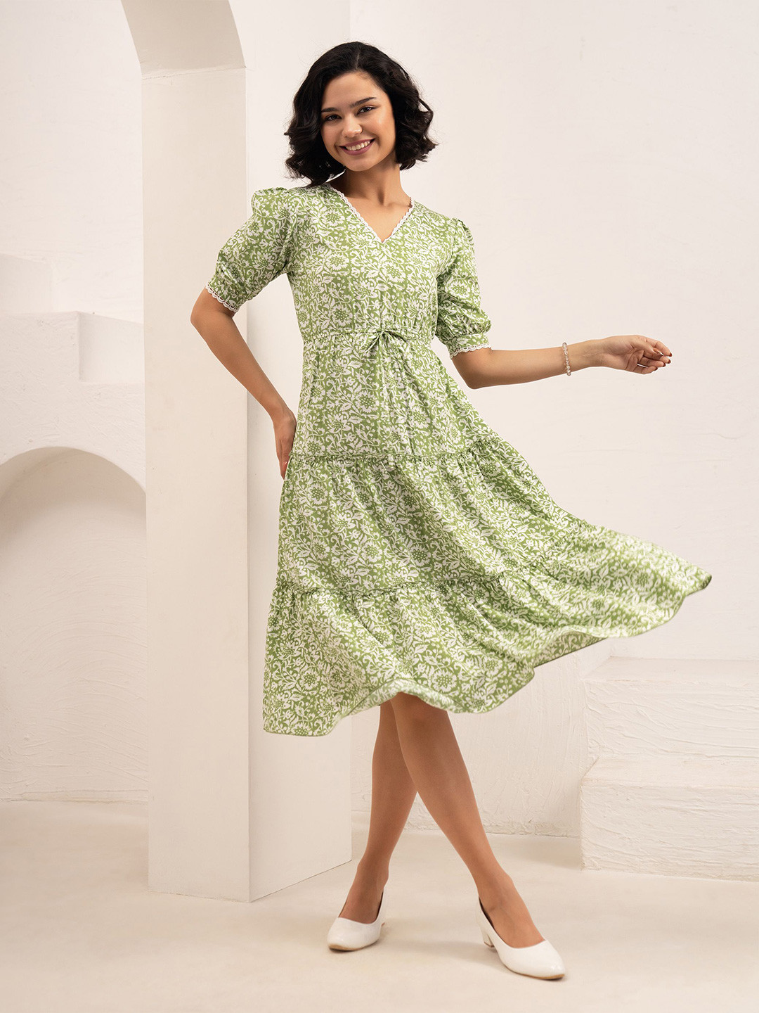 AASK Women Green Printed Crush Crepe Tiered Midi Length Dress