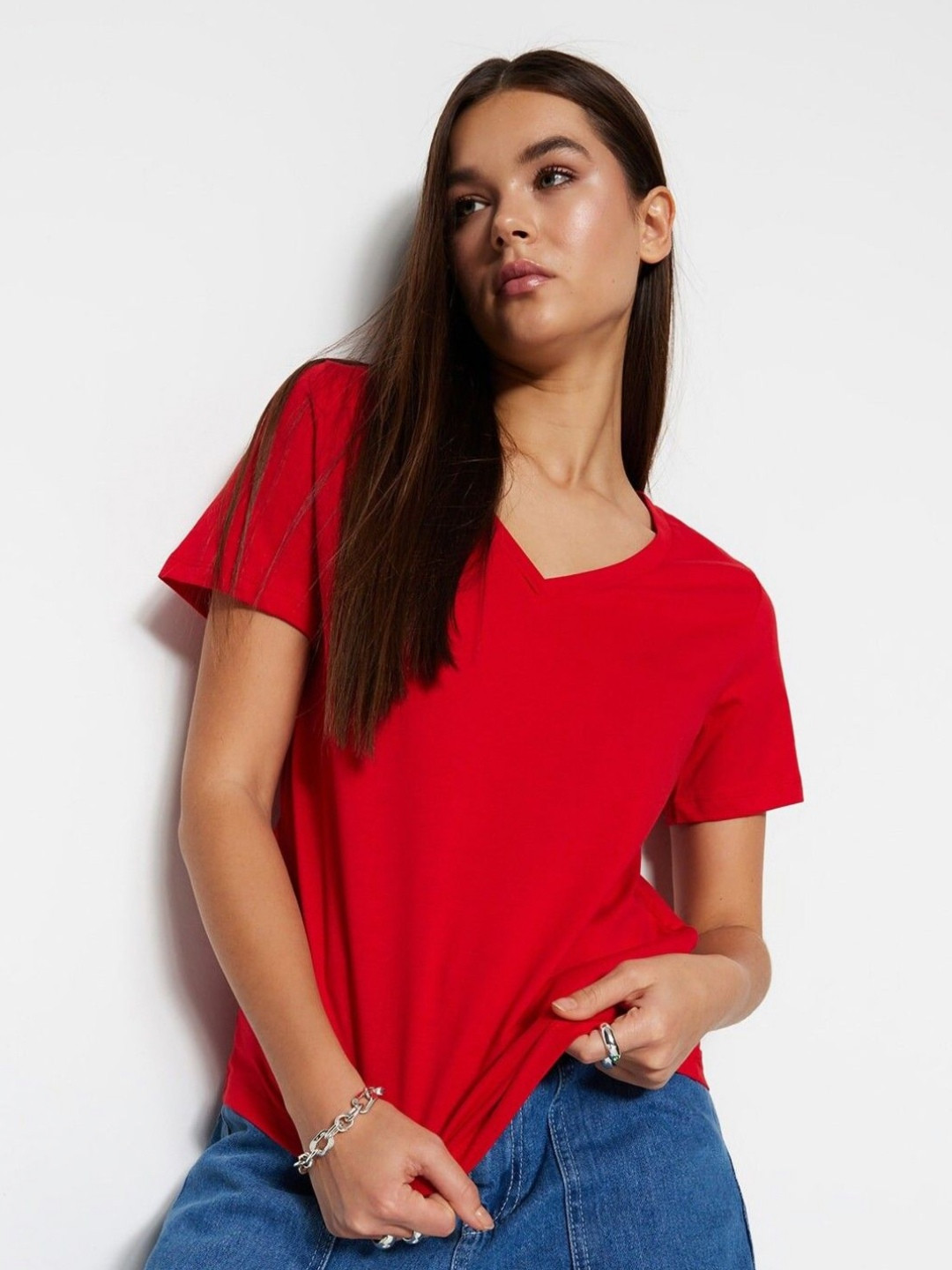 COLOR CAPITAL Women Solid V-Neck Relaxed Fit T-shirt