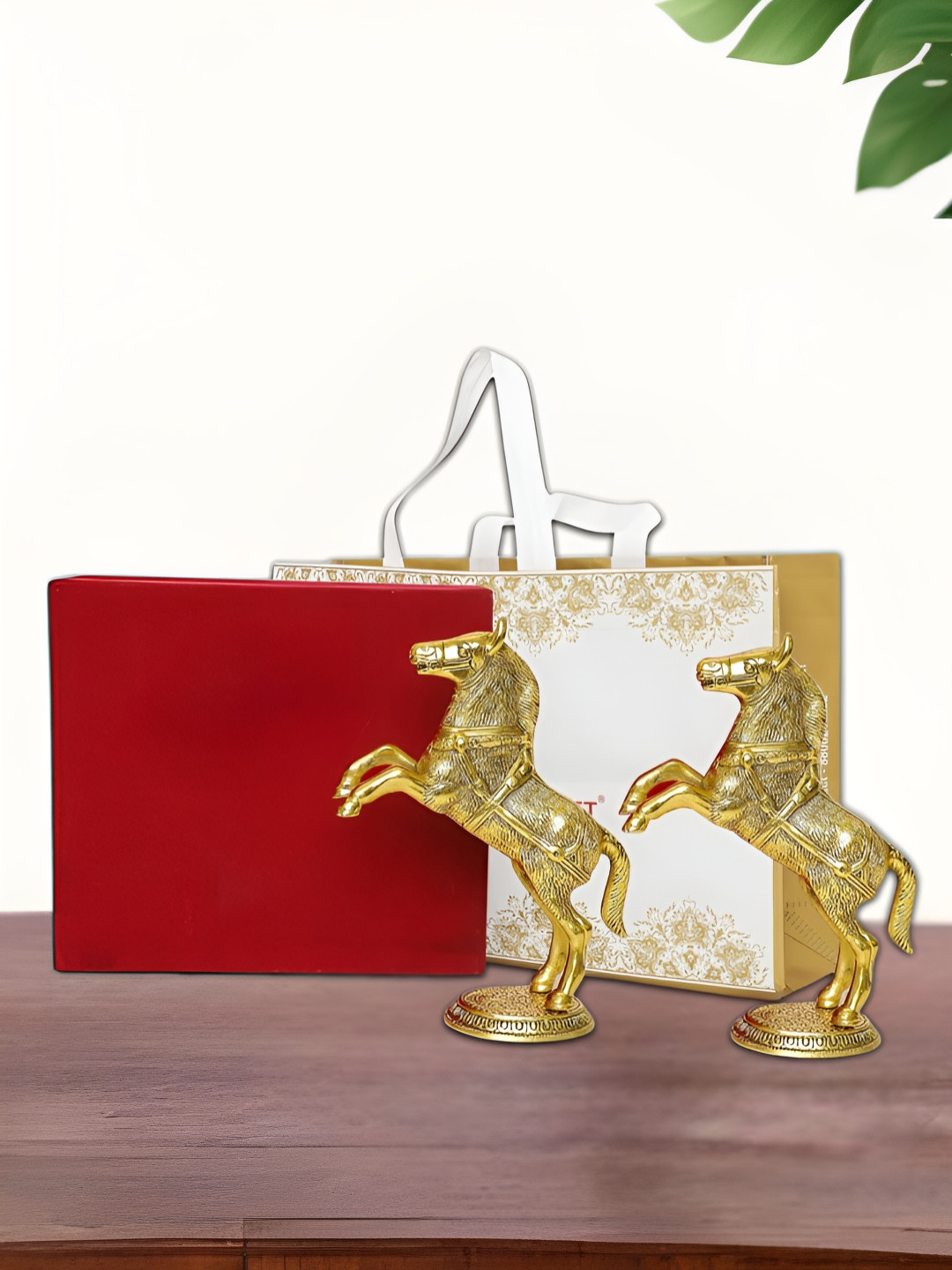 INTERNATIONAL GIFT Gold Toned 2 Pieces Horse Statue Brass With Velvet Box & Carry Bag