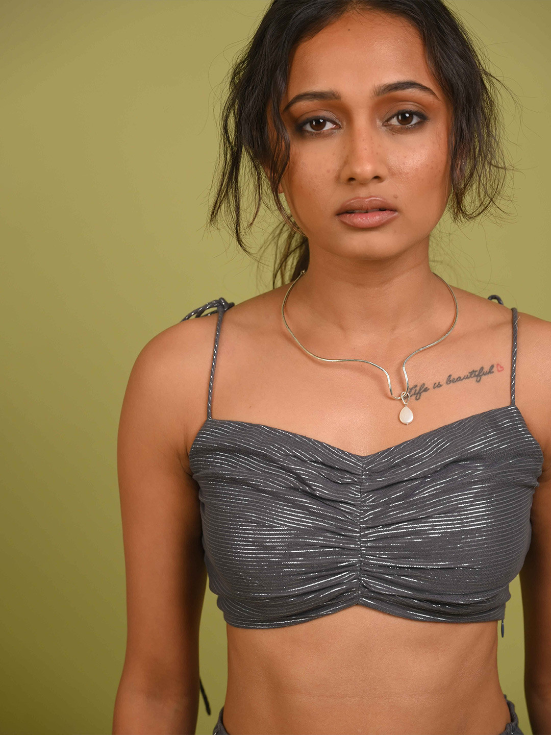 AIMRA'A Rhodium-Plated Pearls Studded Minimul Necklace