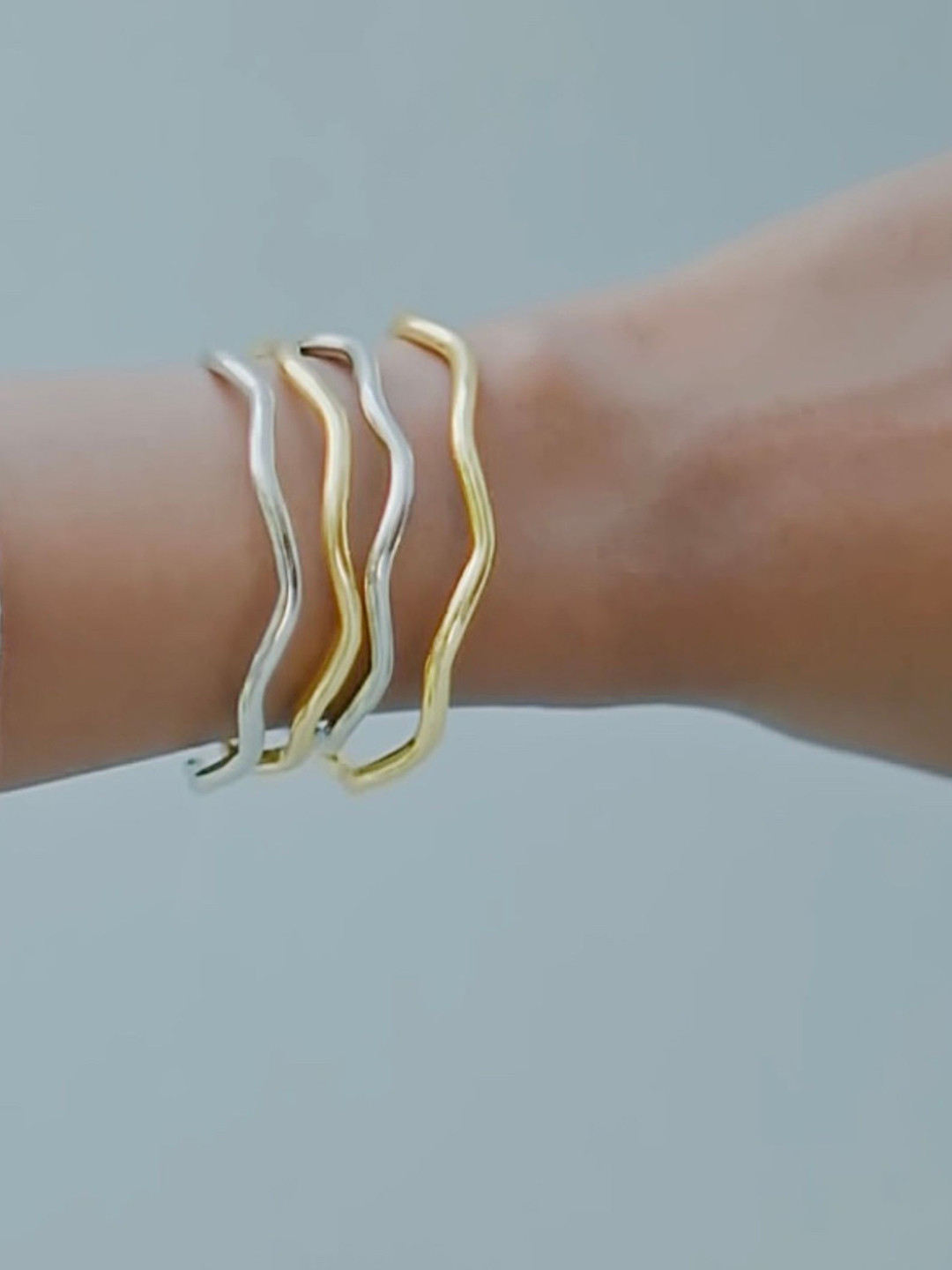 House of Pehr 1 Pc Silver Plated Contemporary Kada Style Ripple Bangle