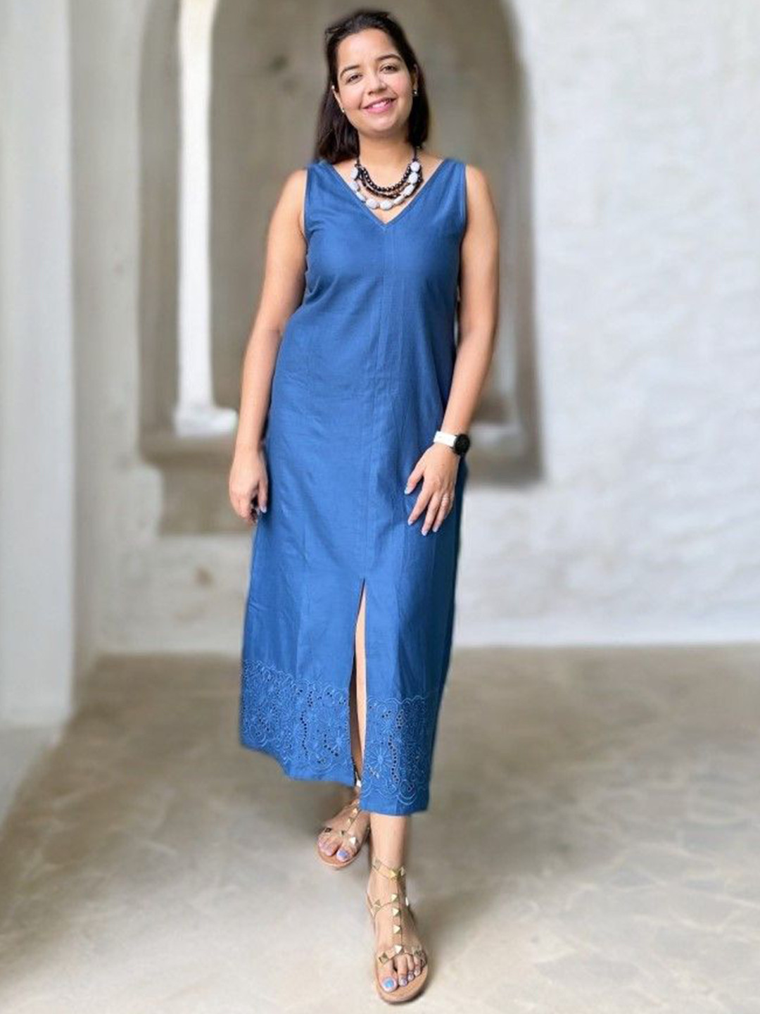 Label Tanvee Women Embroidered Midi Dress