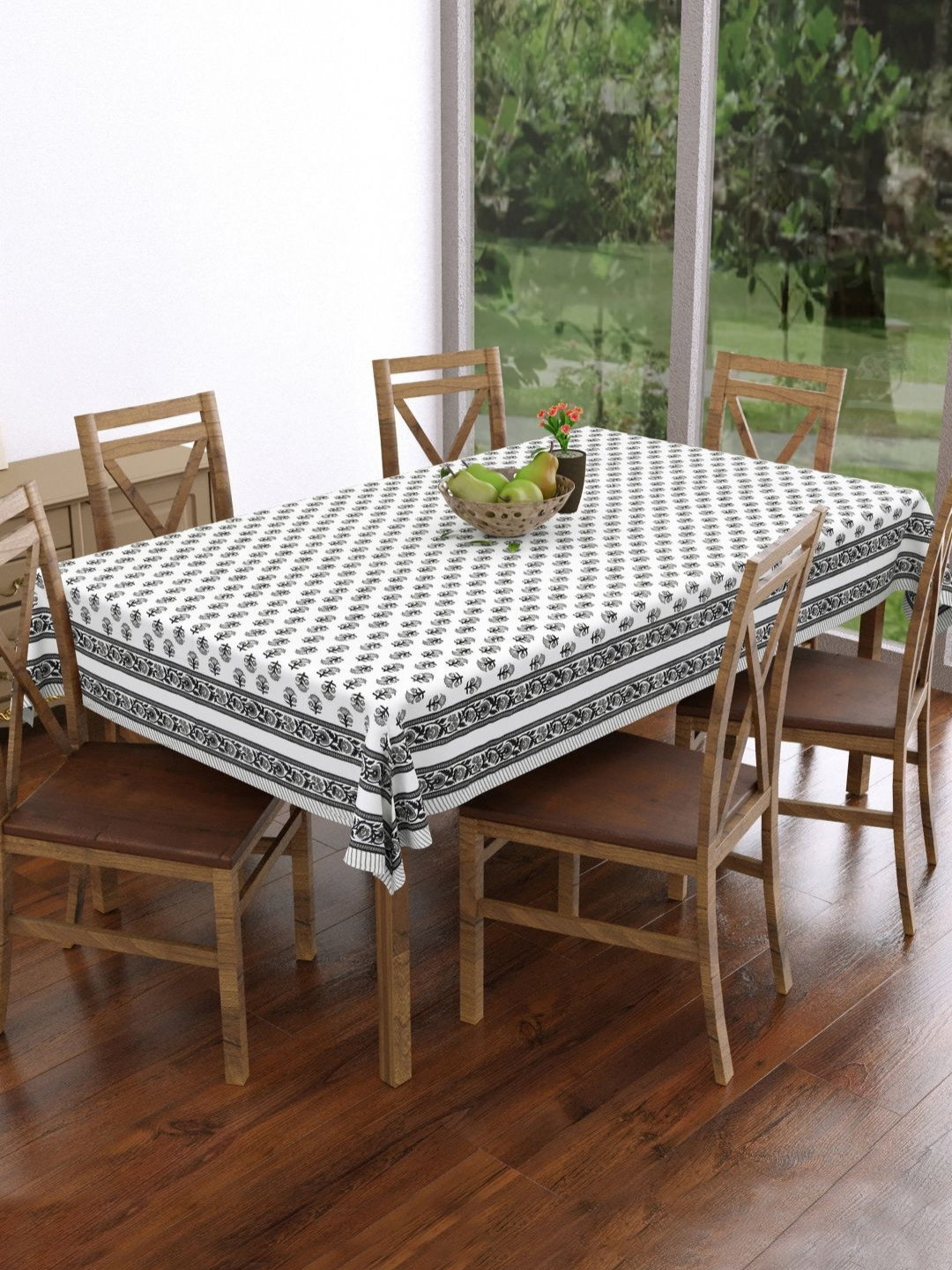 Myntra Elegant Homes White & Black Floral Printed Cotton 6-Seater Table Cover