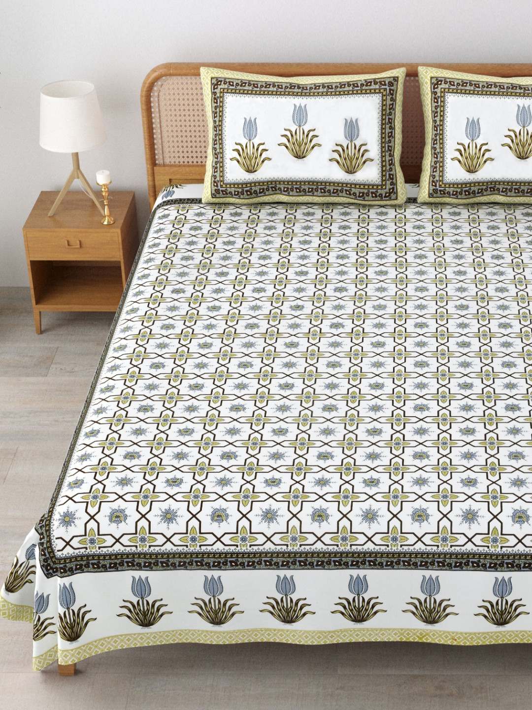 MAFATLAL Sanskriti White Floral Cotton 144 TC King Bedsheet with 2 Pillow Covers-92 x 106 inches