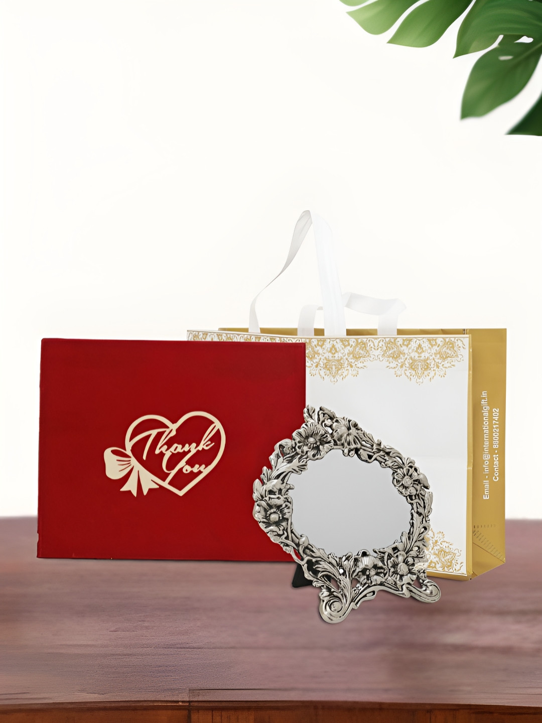 INTERNATIONAL GIFT Silver Plated Photo Frame With Velvet Box And Carry Bag
