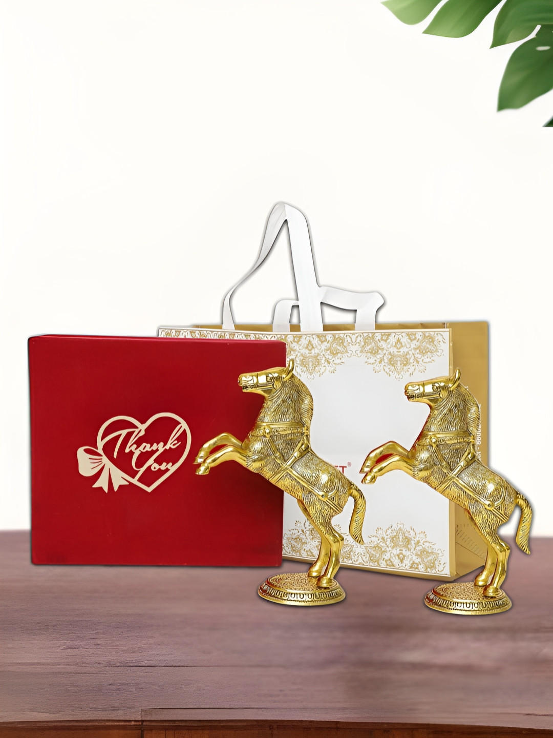 INTERNATIONAL GIFT Gold Plated 2 Pieces Horse Statue With Velvet Box And Bag