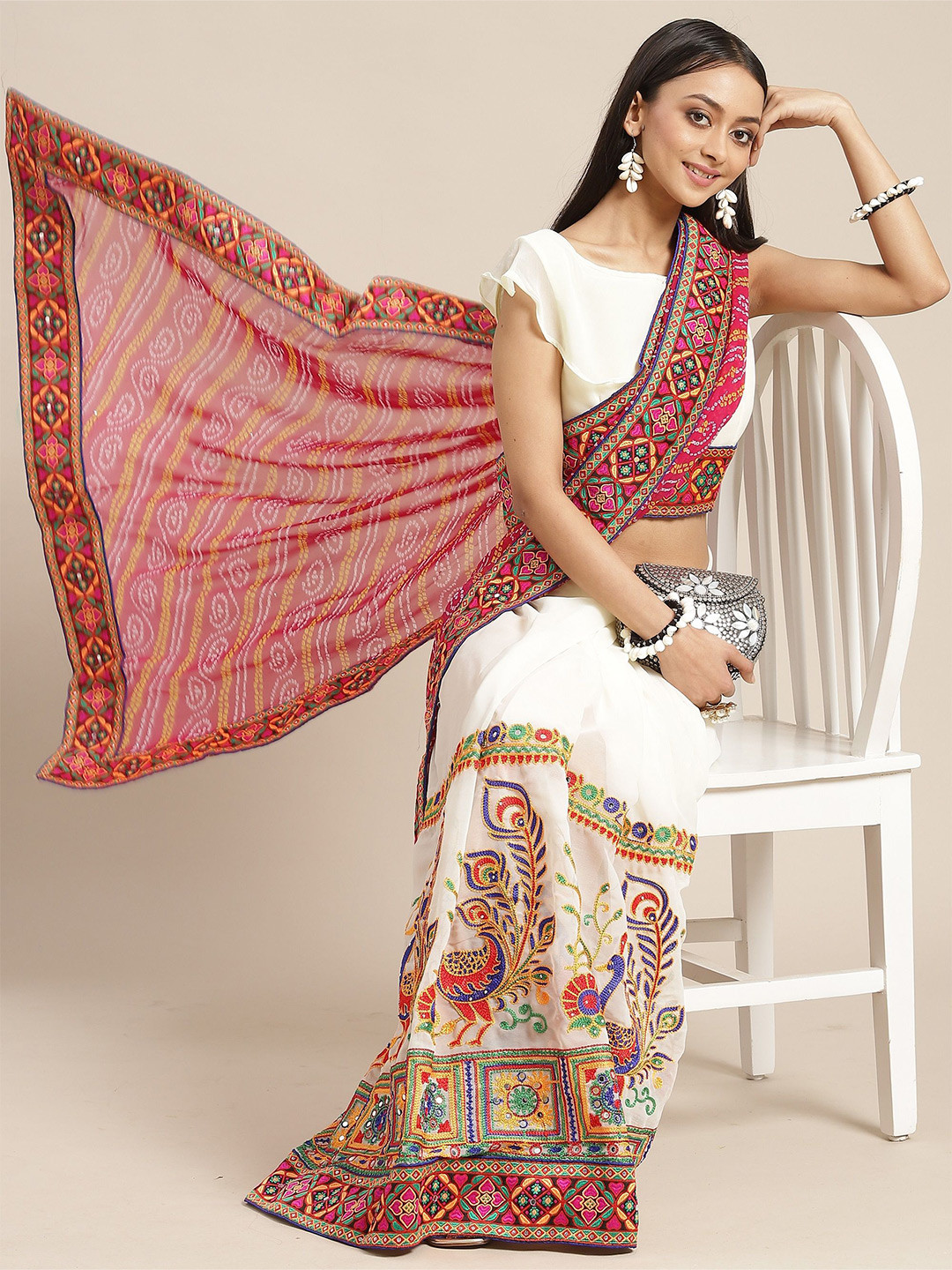 DIVASTRI Bandhani Kutchi Embroidery Poly Georgette Bandhani Saree