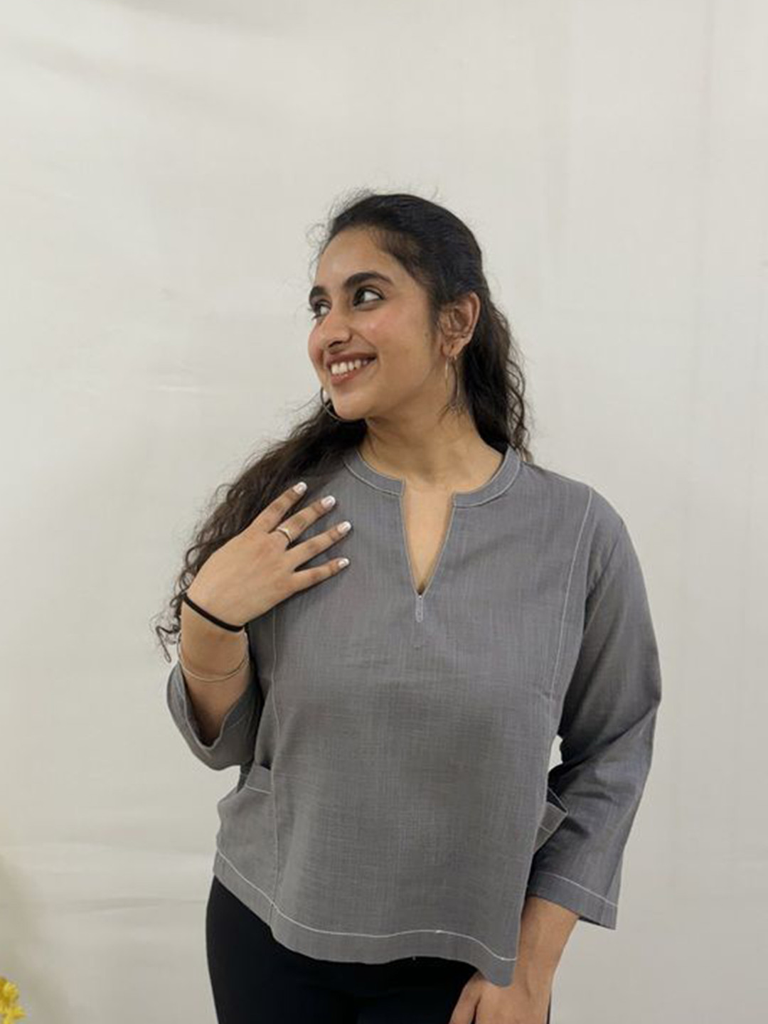 Amaya Womens Solid V-Neck Regular Cotton Top