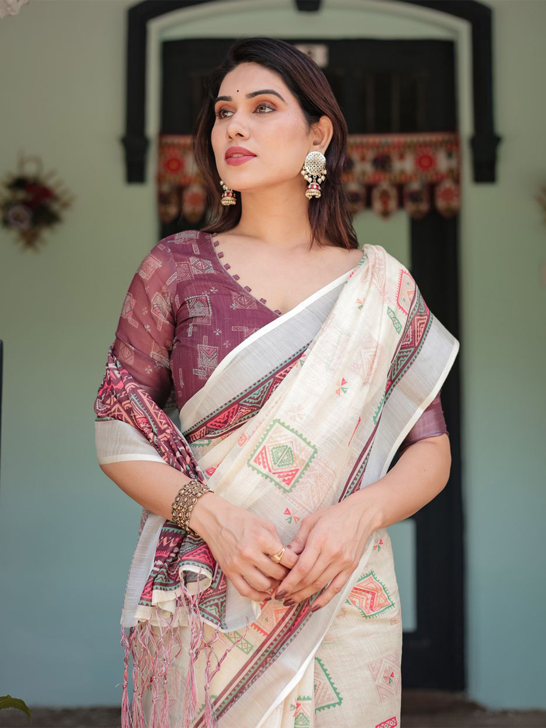 ALMAARI FASHION Pure Linen Banarasi Saree with Blouse Piece