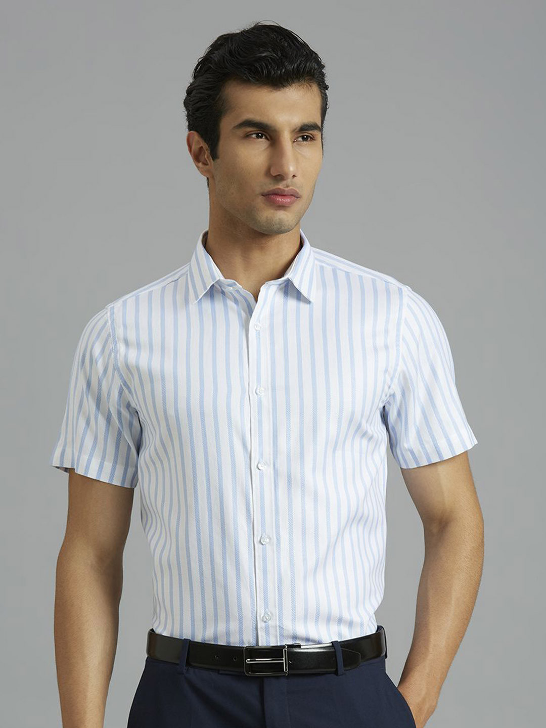 Reid & Taylor Men India Slim Fit Spread Collar Vertical Striped Cotton Formal Shirt