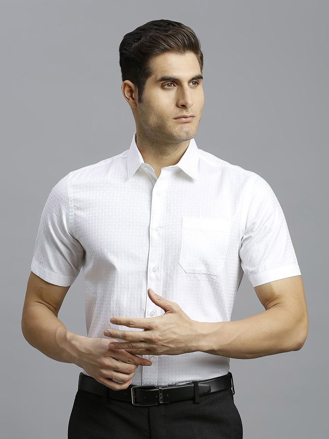 Reid & Taylor Men Slim Fit Spread Collar Textured Cotton Formal Shirt