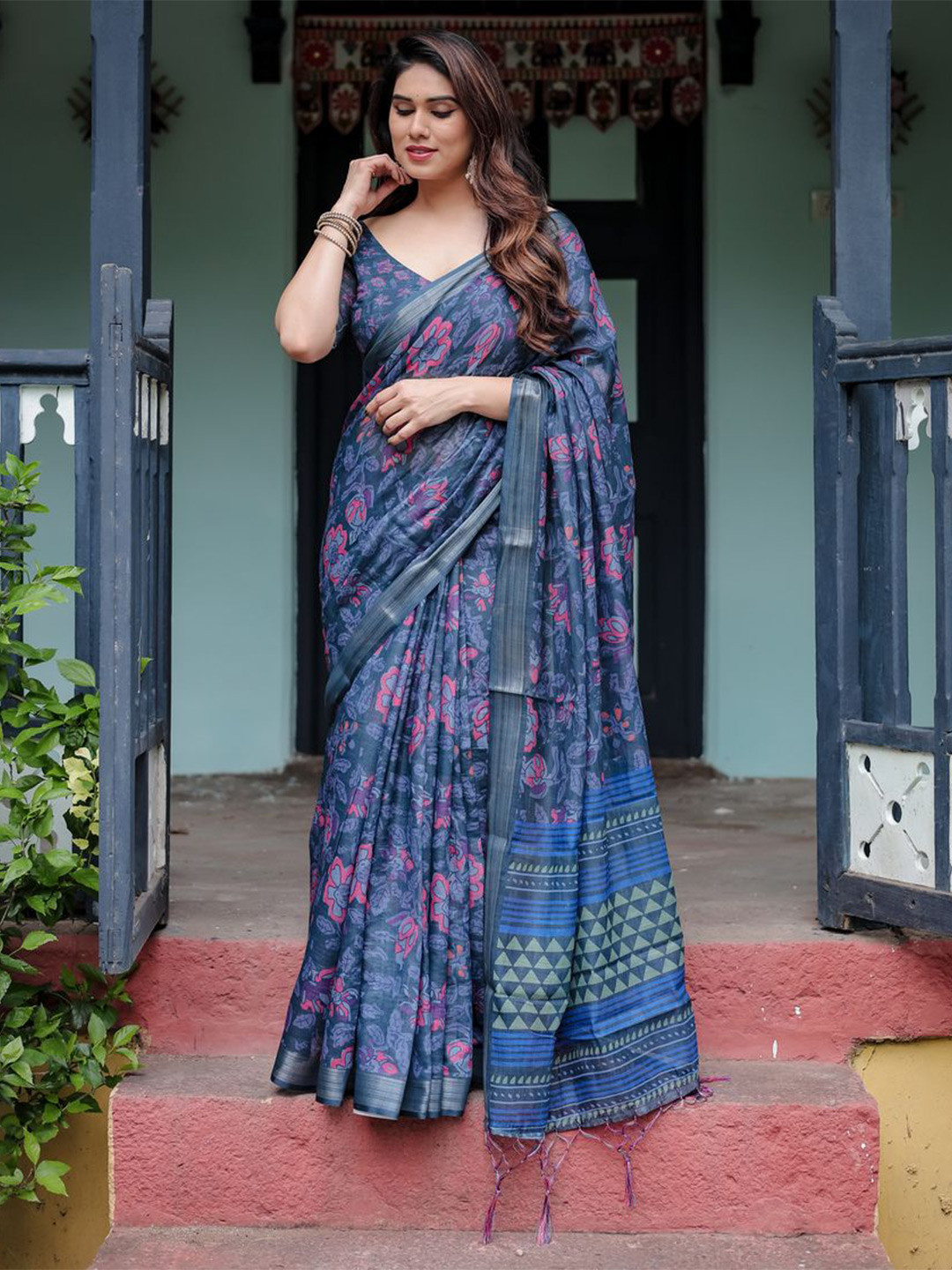 ALMAARI FASHION Floral Pure Linen Handloom  Saree