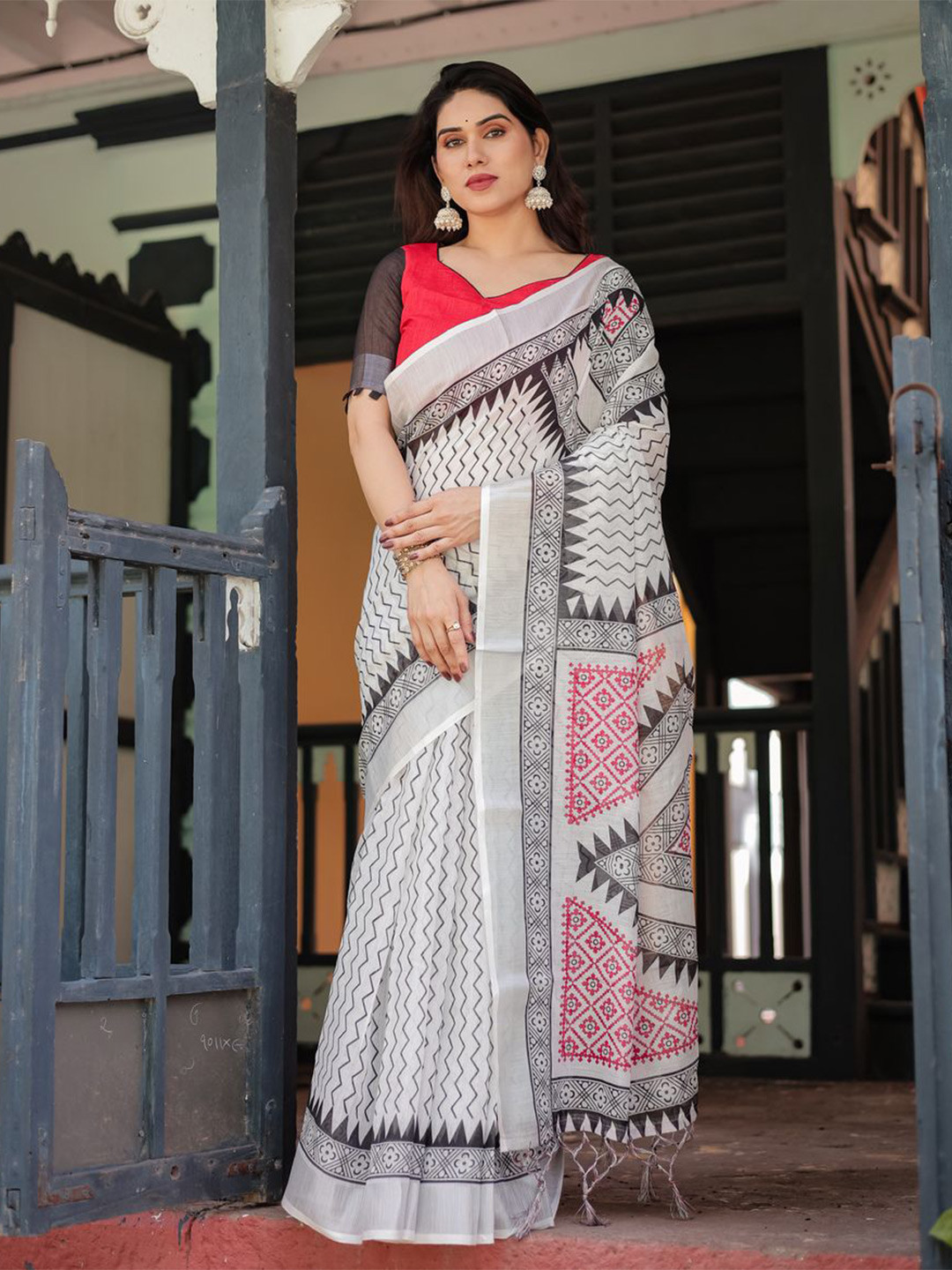ALMAARI FASHION Printed Pure Linen Banarasi Saree