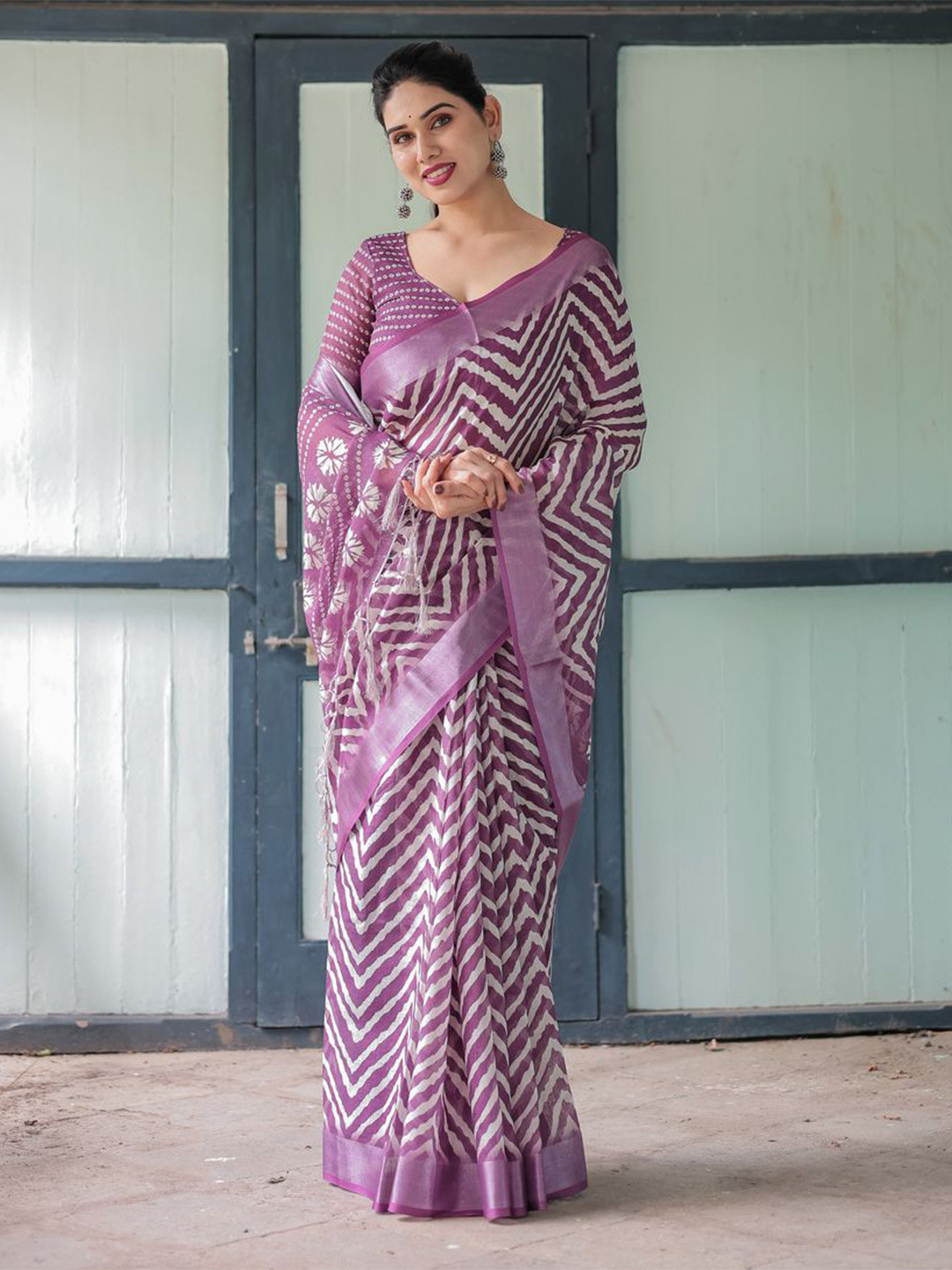 ALMAARI FASHION Geometric Printed Zari Pure Linen Banarasi Saree