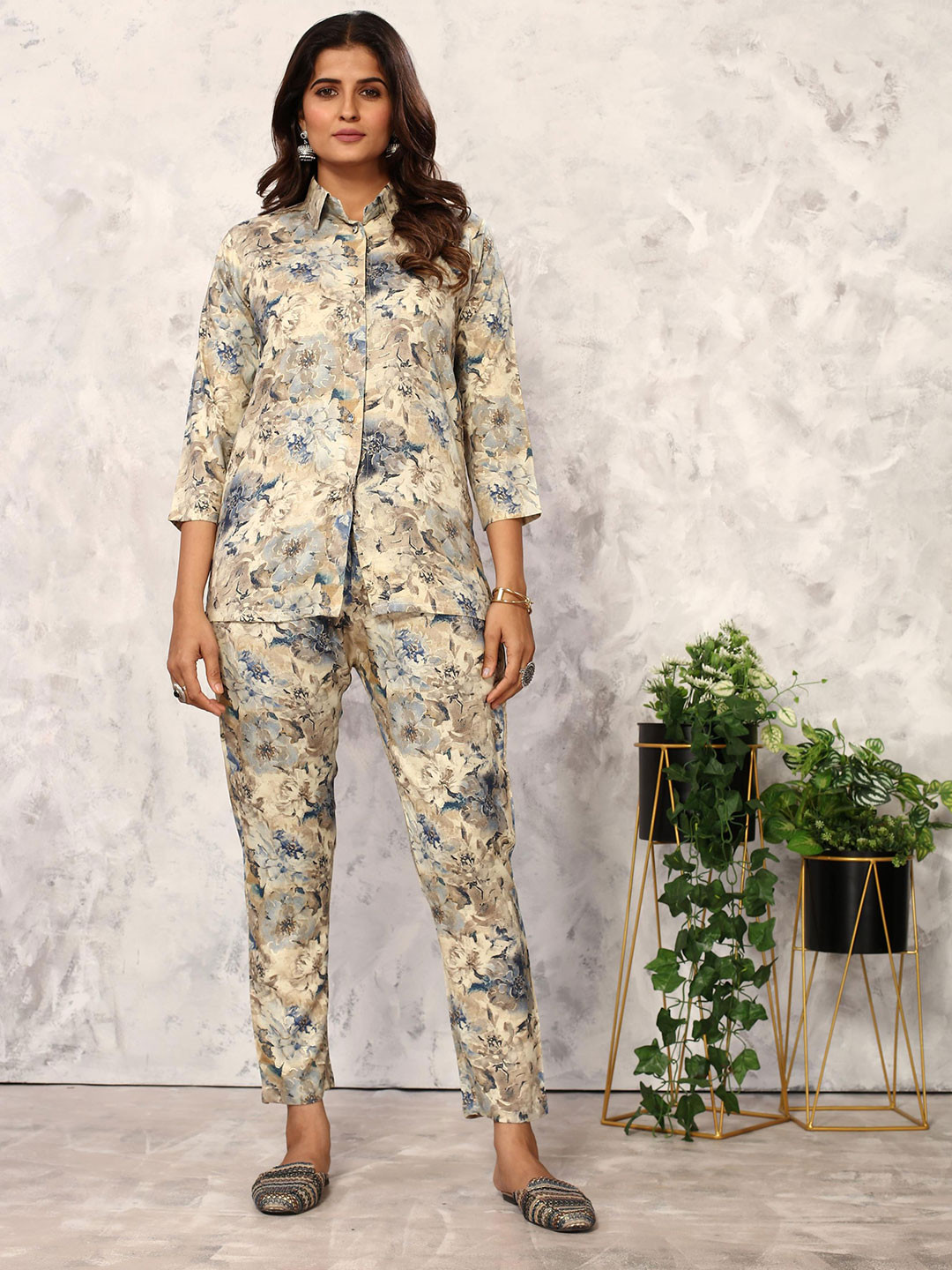 Artihc Printed Three-Quarter Sleeves Shirt With Trouser