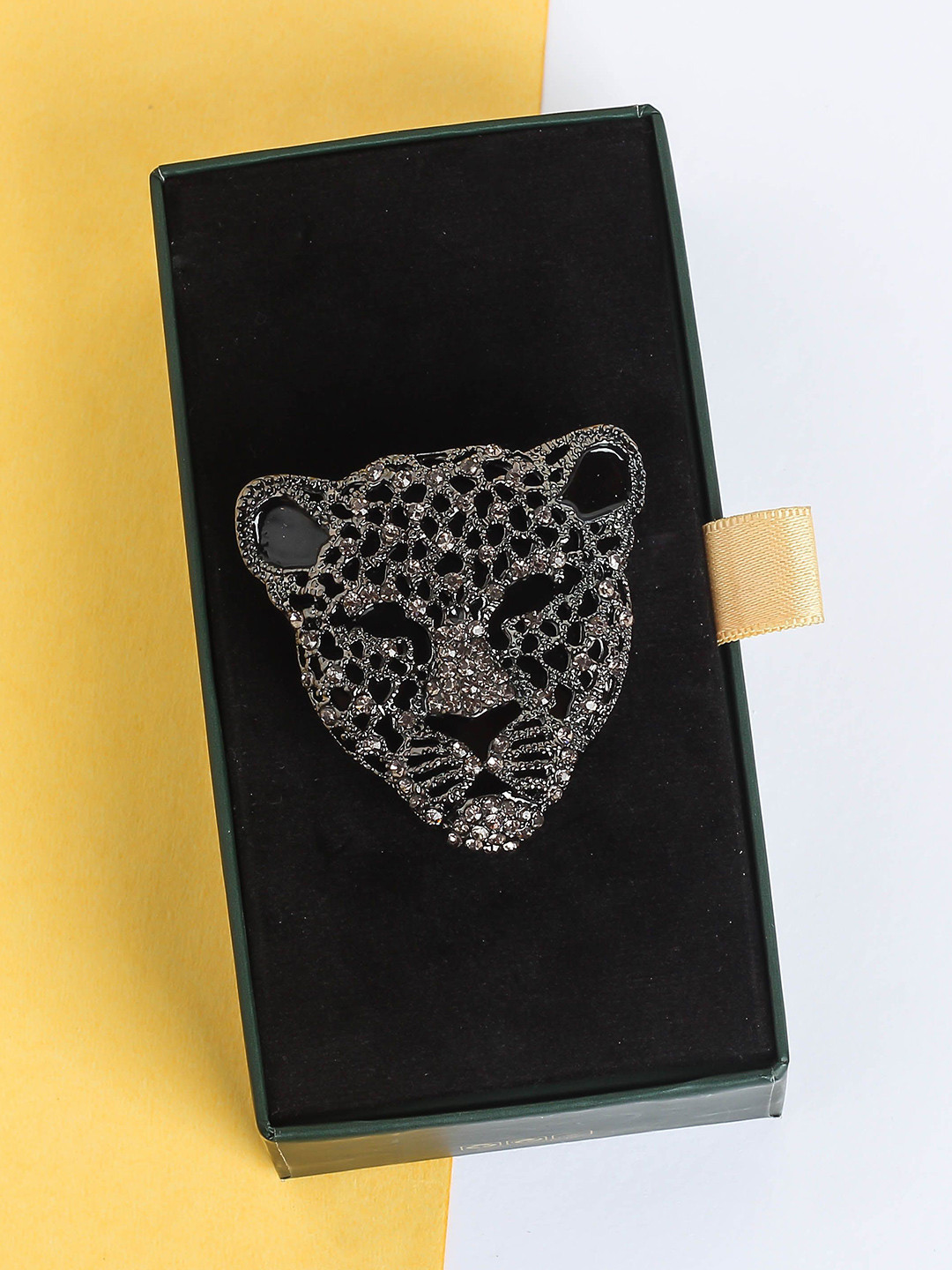 Tossido Men Stone-Studded Leopard Brooch