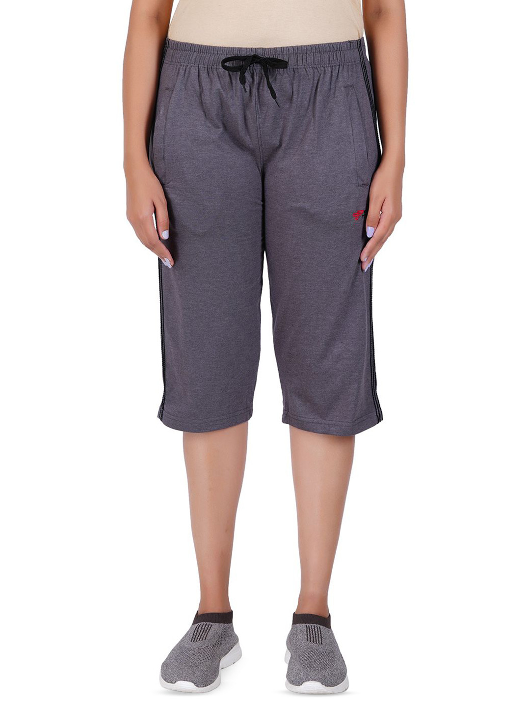 FEEL TRACK Women Solid Capris