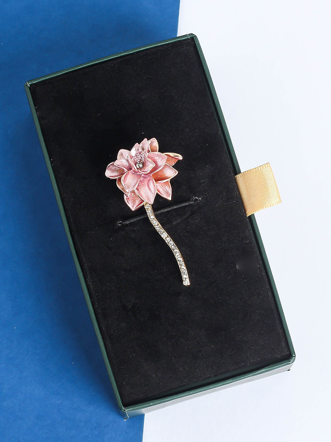 Tossido Men Lotus Brooch