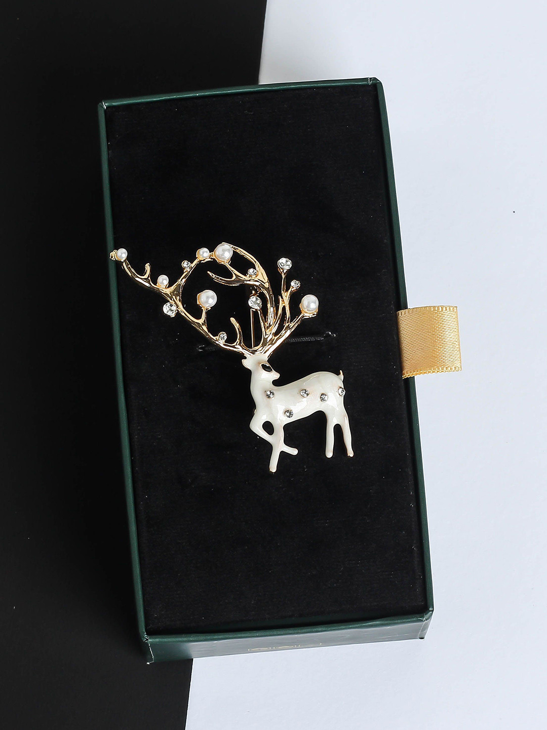 Tossido Men Stag Stone Studded Brooch