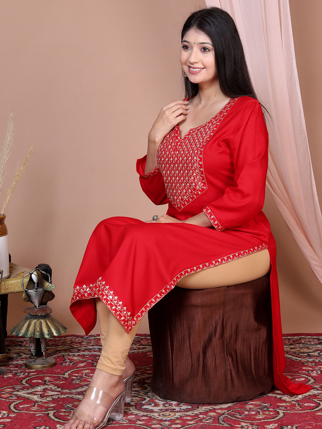 His&Her Women Yoke Design Sequinned Kurta