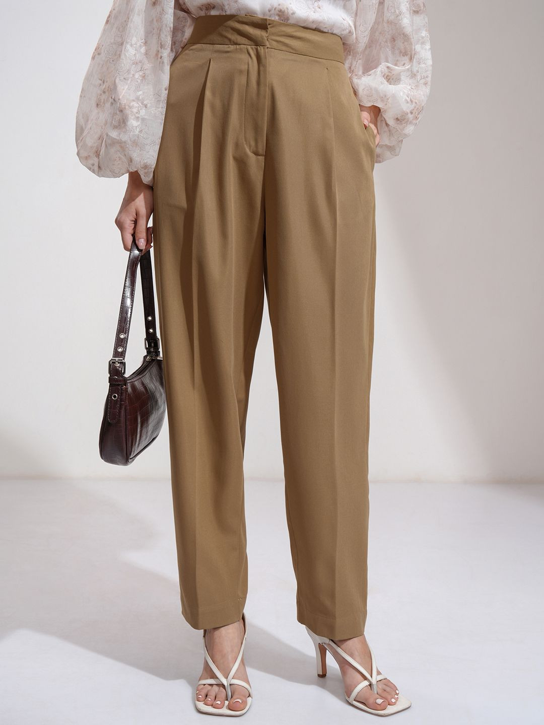 CHIC BY TOKYO TALKIES Women Carrot Fit Pleated Pant with Side Pocket