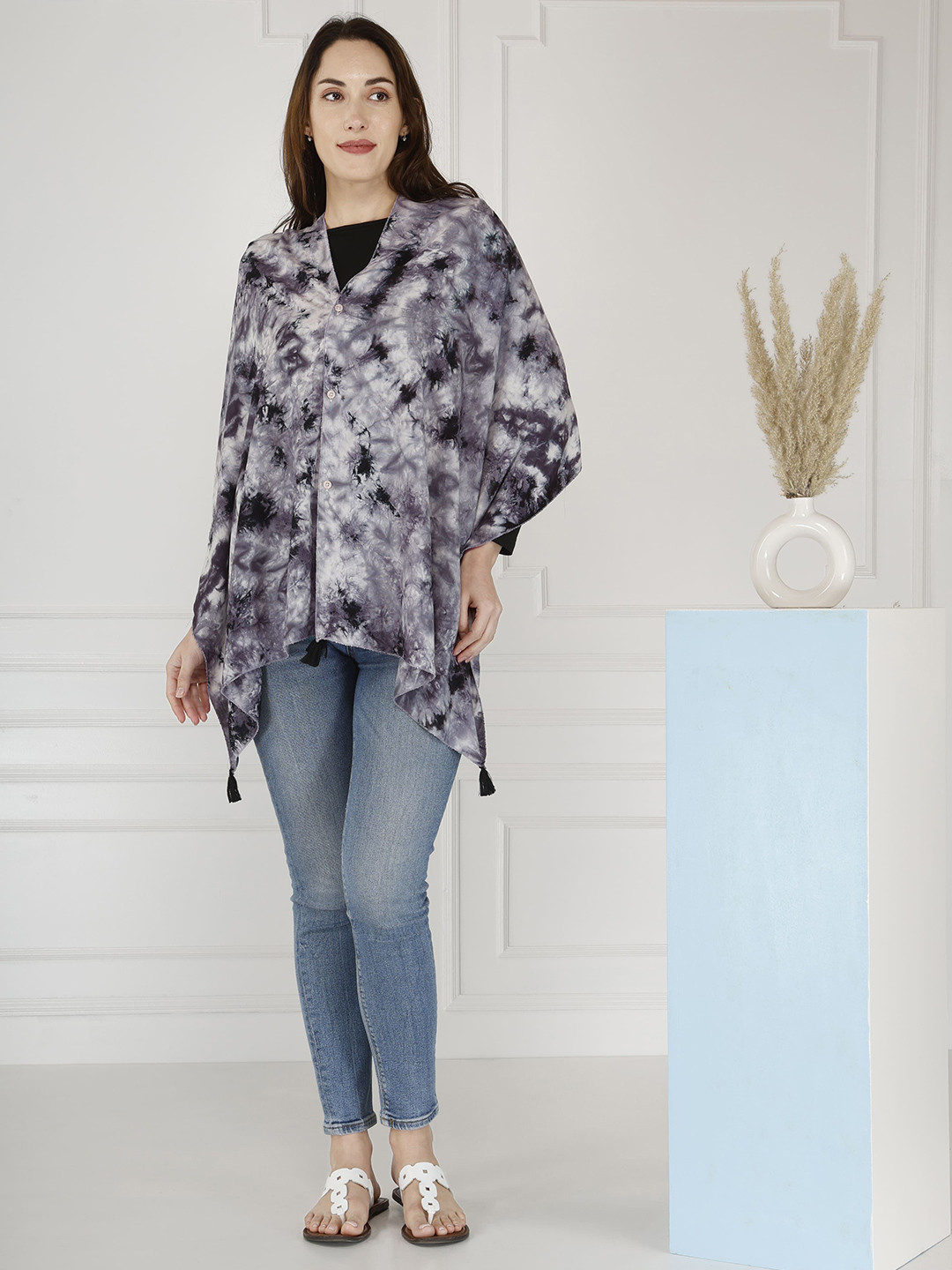 SWITCHON Women Abstract Printed Stole With Tasselled