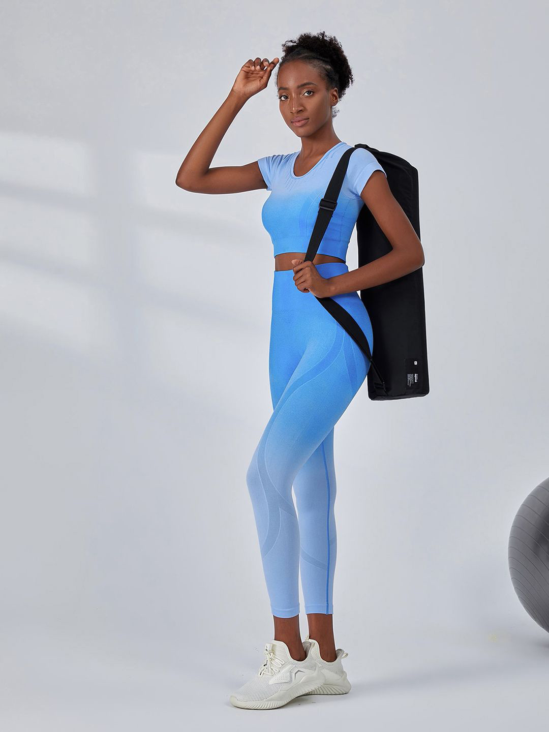 StyleCast Blue Dyed Round Neck Sports Bra With Tights