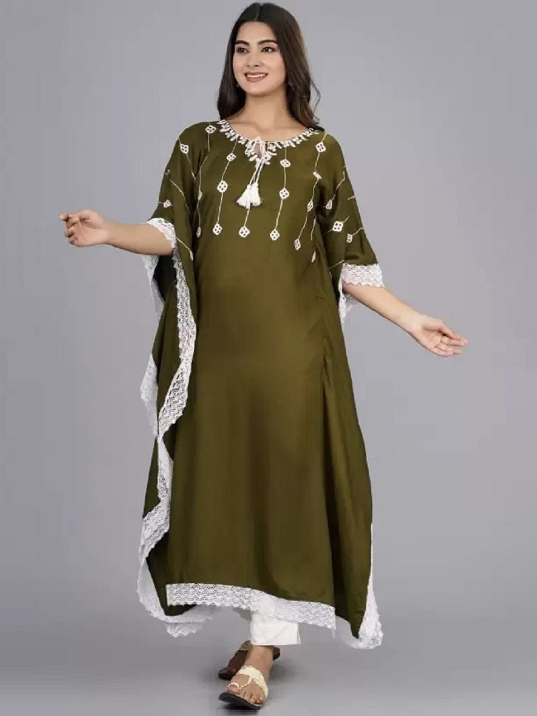 MF Hayat Thread Work Key Hole Neck Kimono Sleeves Kaftan Kurta