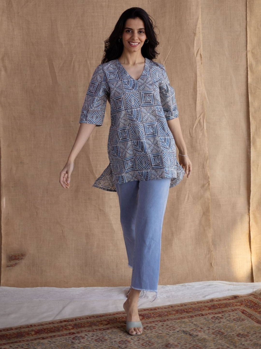 THE INDIAN ETHNIC CO Blue Straight Batik Cotton Short Top