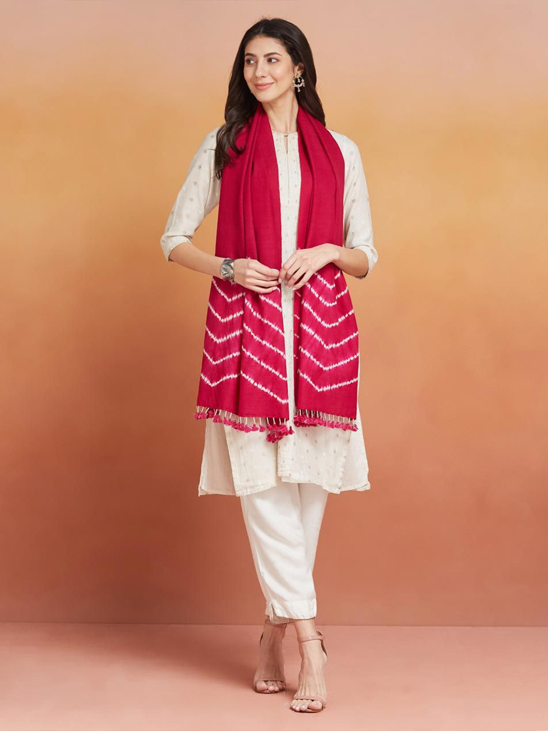 Fabindia Women Dyed Leheriya Stole With Tasselled