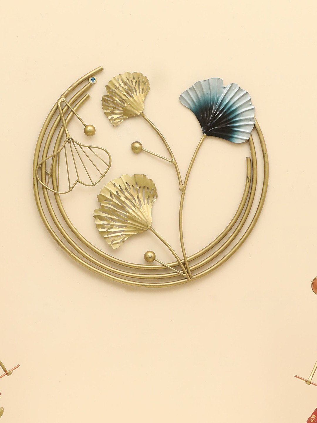 vedas Toshi Leafs Metal Floral Glossy Hanging Hall Wall Hangings-15In