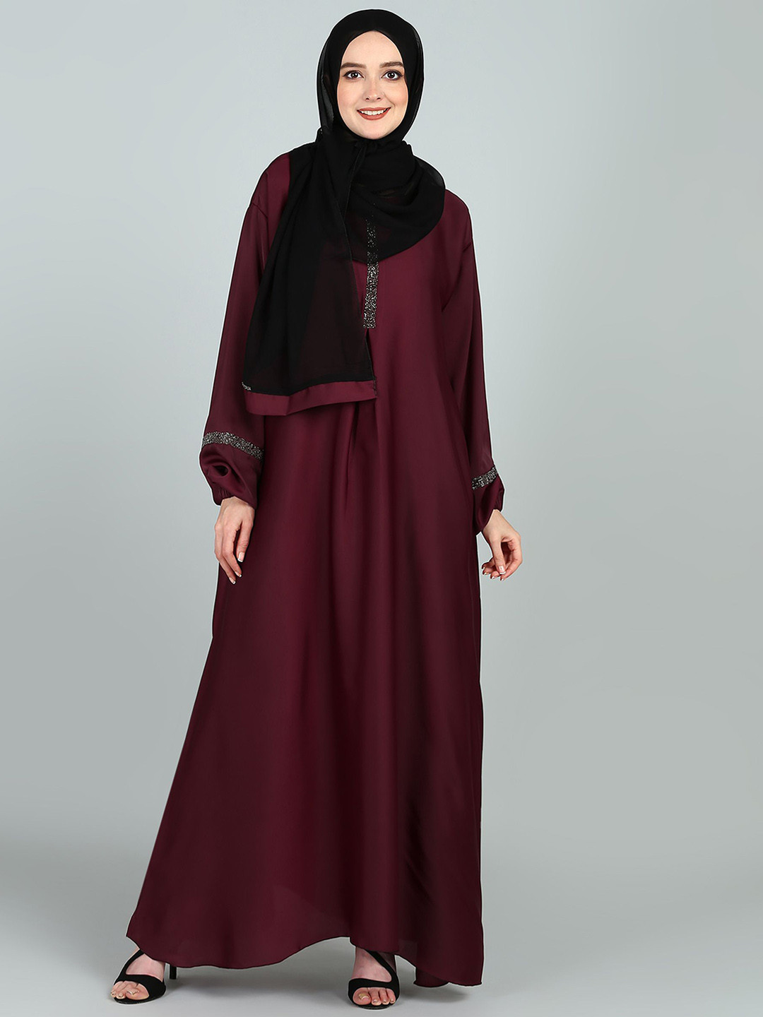 BROKE BRAND Solid Round Neck Abaya