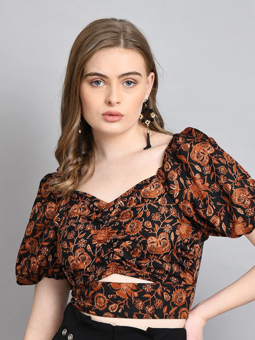 DressBerry Women Floral Printed Sweetheart Neck Styled Back Crop Top with Cut Out Details