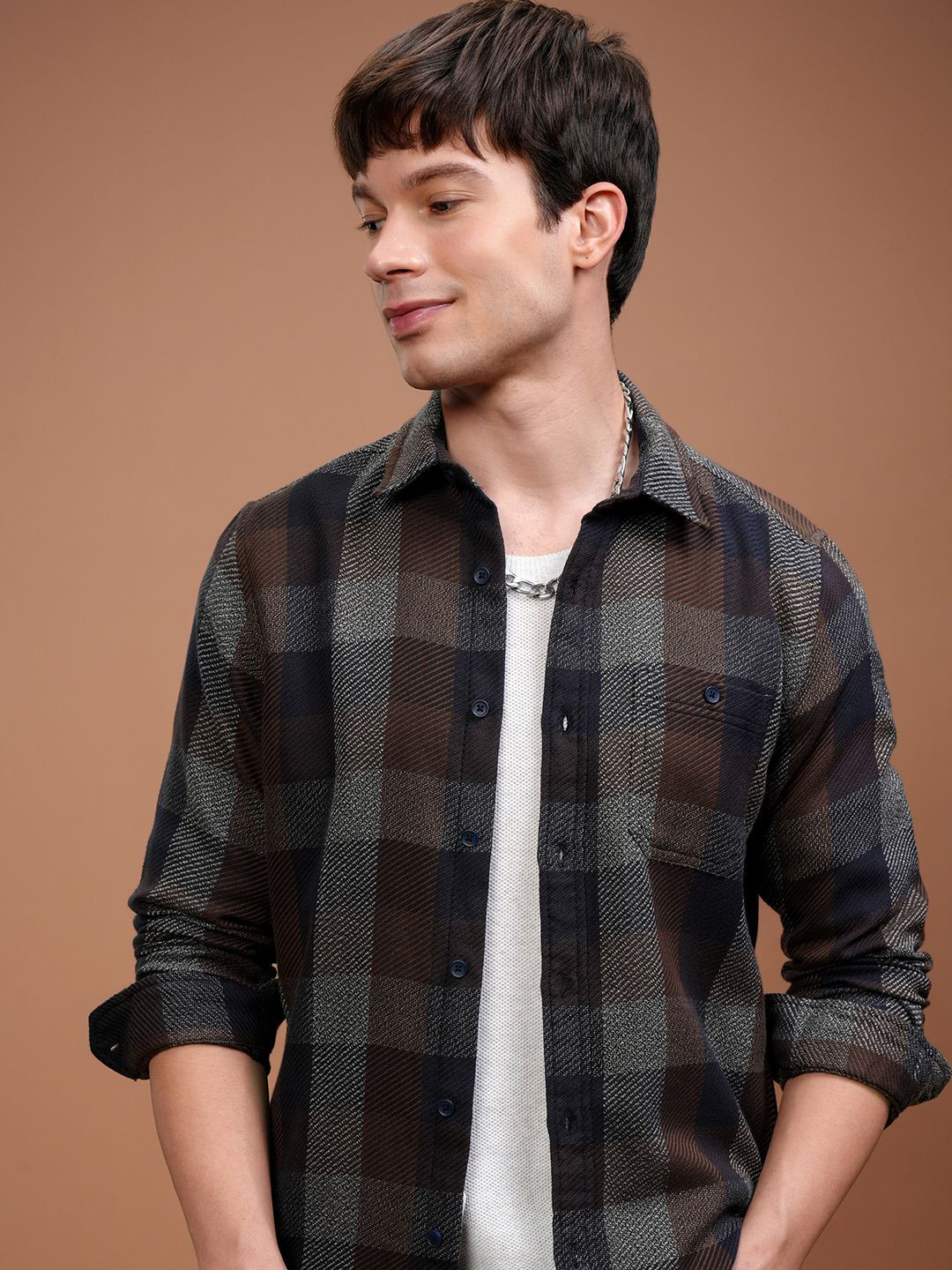 HIGHLANDER Men Grindal Yarn Textured Checked Casual Slim Fit Shirt