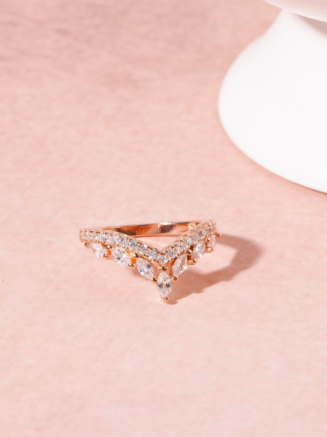 GLYTERS 92.5 Sterling Silver Rose Gold-Plated Stone-Studded Starlight Curve Finger Ring